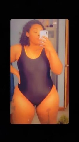 Thick a$$ ebony with a wet pussy💦🤪 - 1