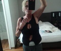 kneeneland fall specials; Massage/ bi teams available! - Image 4
