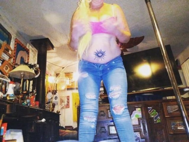 Sweet and Sexy Service!! - 1