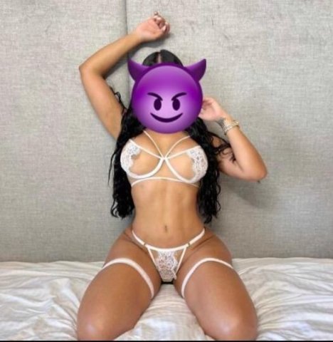 Hi, I'm a Latina girl available💦to fulfill all your desires.✅Big ass and sexy😍. Write📲to me and schedule your appointment with me.🤤 - 1