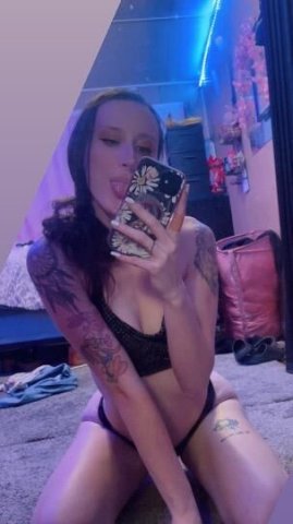 i finally am back !! MILF peaches 🩷😜 i dont rush , i'm actually real , come chat and catch a vibe with me and enjoy eachother - 1