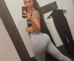 i finally am back !! MILF peaches 🩷😜 i dont rush , i'm actually real , come chat and catch a vibe with me and enjoy eachother - Image 4