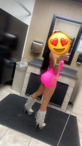 🤤 Ms.Pretty Pussy Is Back 😜 - 1