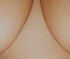curvy model - Image 2