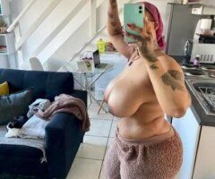 New York City escorts - I'm a sweet nerdy girl who loves to make you tingle from head to toe. Let me show you a good time and relax 😍