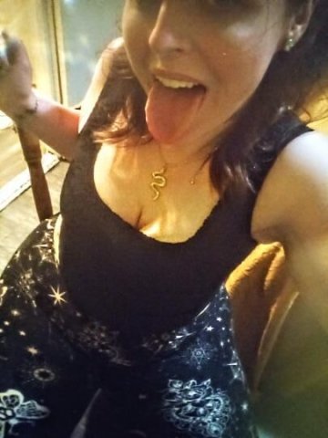 SEX GODDESS • Curvy • Pretty • Good Vibes • LowKey STAR - Standout Stunner • NO SCAMZ~NO DRAMA~NO FAKE PICS - 1