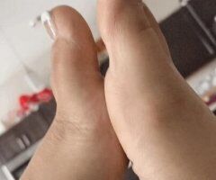 Grand Rapids escorts - you wanna see me then call me beep me if you wanna meet me