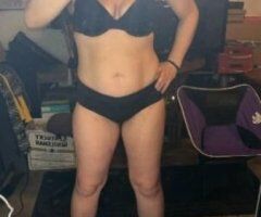Clarksville escorts - wanna hang out with 2 Ladies text me now and set up a date with sammie and krma