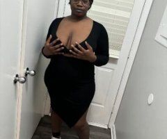 Charlotte escorts - thick & juicy mama