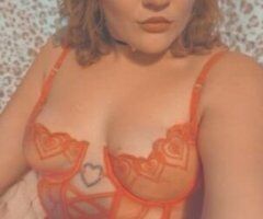 thick, wet & juicy 😘😘💋💦💦 - Image 1