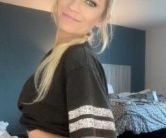blue eyed all natural lady next door - Image 3