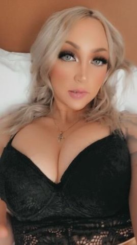CUM 4 ME DADDY 😈 CUM feel my warm tight pink Pussy 💦 Cum help me squirt while we smoke a blunt 😈💋💦 - 1