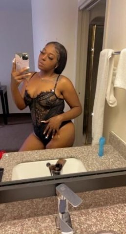 Fine Wet Pretty Pussy 😻 - 1