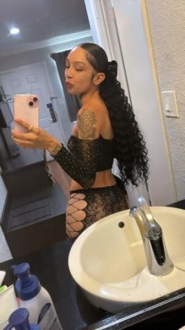 Pretty Mamii Available - 1