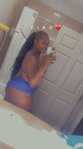 hey its phoenix 😍🥰😘 📲 INCALLS - 1