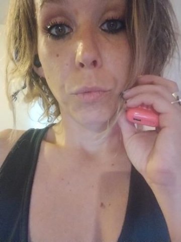 Wanna c my magic trick i can make ur cock disappear! - 1
