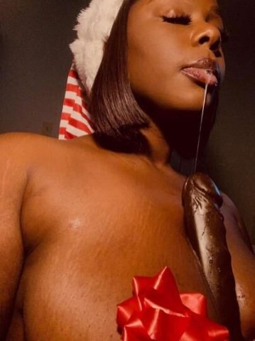 KINKY BUSTY BABE 🫦 - 1