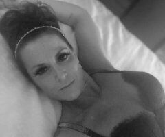 "Unleash Your Desires: Indulge in an Unforgettable Evening with Your Dream Companion! - Image 2