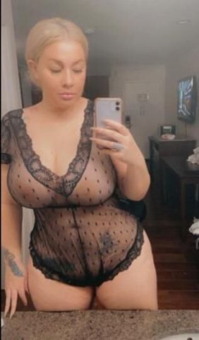 🩷🩷🩷busty blonde🩷🩷🩷 visiting - 1