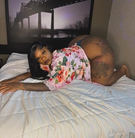 BIG BOOTY BBW IM TRANSGENDER 🍑💦 - 1