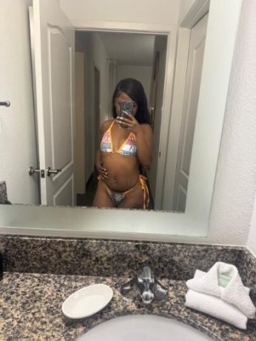 🫵🏾🧏🏾‍♀ - 1
