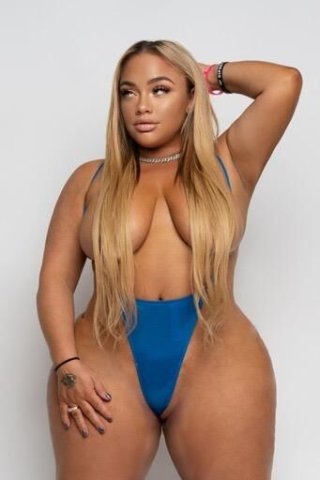 Amanda Banana - 1