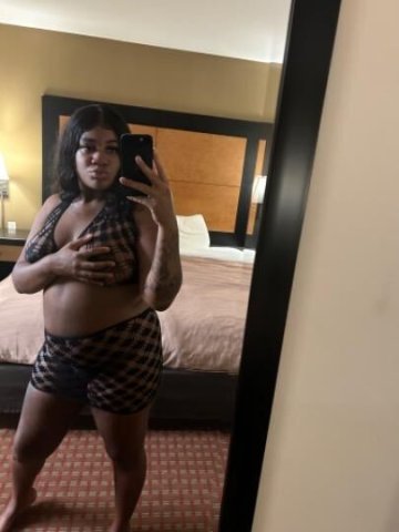 juicy, thick & fun to hang out with💦 incalls AND outcalls - 1
