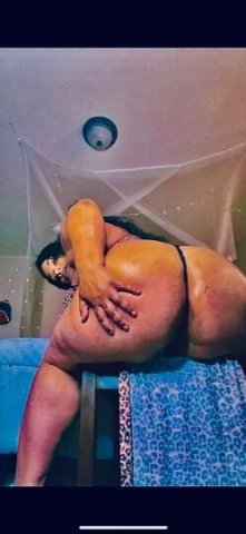 Incall is Quiet, Discreet, with a Soaking, Wet, Voluptious treat waiting for you🥰🍪🍩🍭 Dont like bbw's! Let me be your exception‼💕🫶🏽 Short, thick, and a Squirter🌊🤗💕 🚨 Right off I-5 ‼💕 - 1