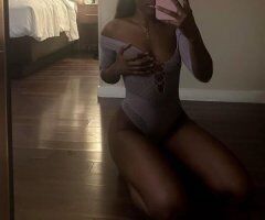 OUTCALL SPECIALS 🫦👀SLIMTHICCC EBONY BABE WET N READY 💦😝 - Image 4