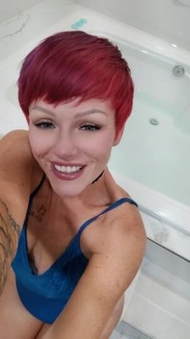 Bored tonight!!! So CUM & PLAY with this Thick & Juicy Red Head!! 🍑🍑🍑👅👅👅👅 - 1
