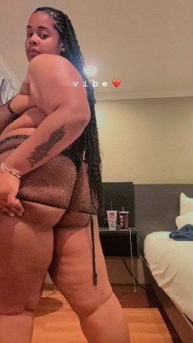 RAINY DAY SPECIAL CHUBBY N CHUNKY💦🍒𝑩𝒆𝒕𝒕𝒆𝒓 𝒏'💦𝑾𝒆𝒕𝒕𝒆𝒓🧨⚠🌟PRETTY 🍑THICKK ♤ FINEE🍑💦😘 A THROAT THAT MAKES YOU FEEL LIKE YOUR IN HEAVEN💦🥵 LET ME USE IT ON YOU 💦 - 1
