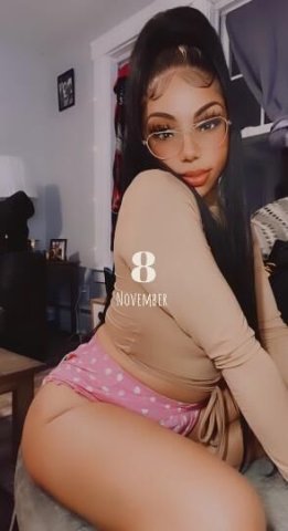 YourFavoriteExotic💦🎂 - 1
