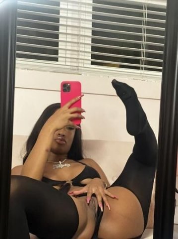 Sexy dick_suckin monster👅🍑Juicy and Soft🤤Ready to eat👅Available now_24/7😘 - 1