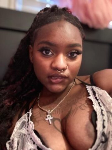 Ultimate petite ebony new in town for your pleasure - 1