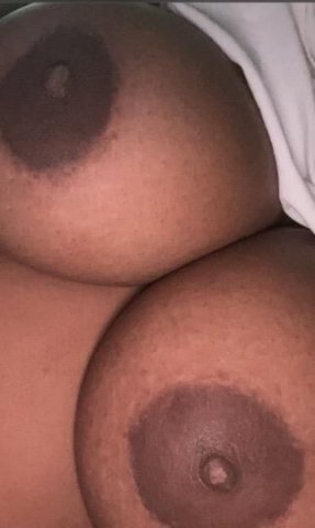TIGHT GRIP , PRETTY PUSSY & TITTES 😉😜😜 - 1
