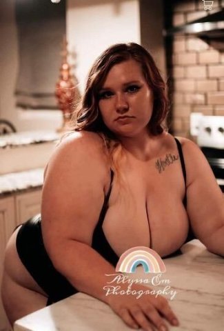 THICK BIG TITTY BLONDE INCALLS OUTCALLS - 1