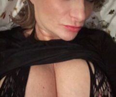 Seasoned Cougar, Elite Looks and Full of Life - Image 12
