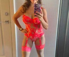 Lansing escorts - 💦😋40 Years Very Innocent Older Mom💦😋