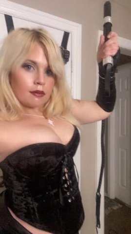 no incalls untill tomorrow afternoon so if youve been wanting outcall and i always say no nows ur chance! special rates for kinky truckers and men w jobs but not for slobs or low life fuckers - 1