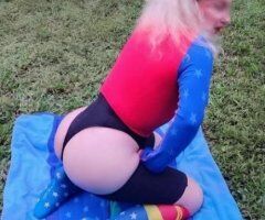 A Wonder(ful) Woman & A Supergirl - Image 5