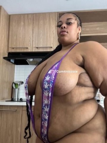 BIGGEST TITTYS AROUND - 1