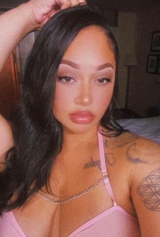 Hawaiian Beauty 🌺 - 1