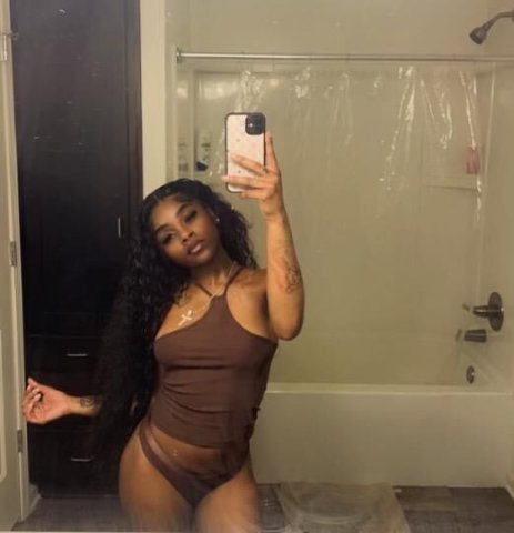 In Town for the weekend 😘Petite 👅Young and Creamy💦$100 Qv special😘incalls only available - 1