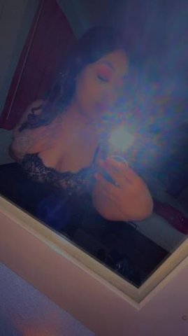 Soft curvy latinaaa💕 - 1