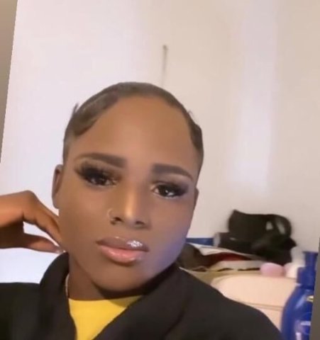 trans woman - 1