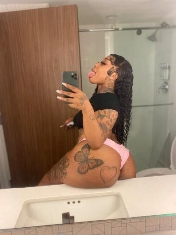 Currently not working follow my OF 💦💖Happy Holidays😜 - 1