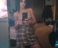 hot white girl - Image 7