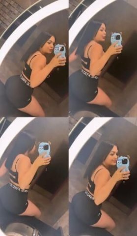 VEN A COMERME ESTA PANOCHITA RICA Y MAMARME LOS SENOS MI AMOR🥵😈 - 1