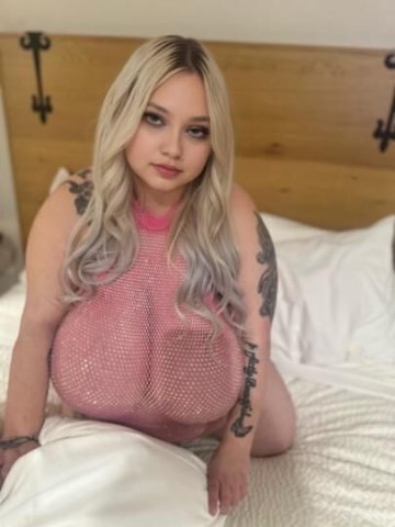 busty blonde ready for fun in dabuque - 1
