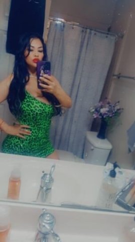 Mujer latina cachonda - 1